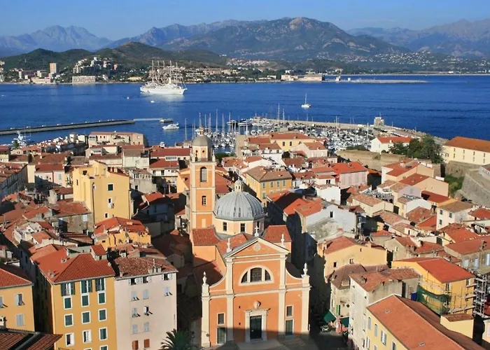 Premium Hyper Centre